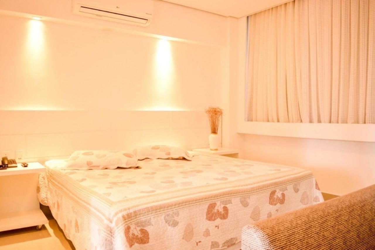 Garanhuns Palace Hotel Ngoại thất bức ảnh A bedroom with a split-type air conditioner